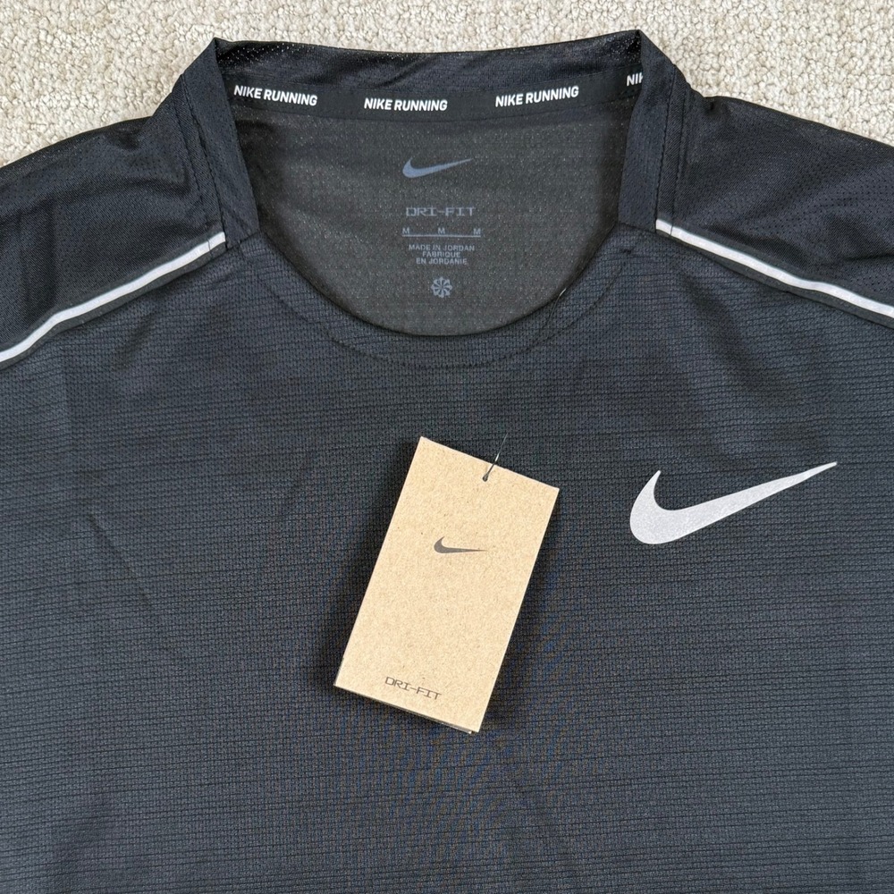 NEW Nike Dri-Fit Mens Medium Reflective Running Short Sleeve Shirt AJ7565-010
